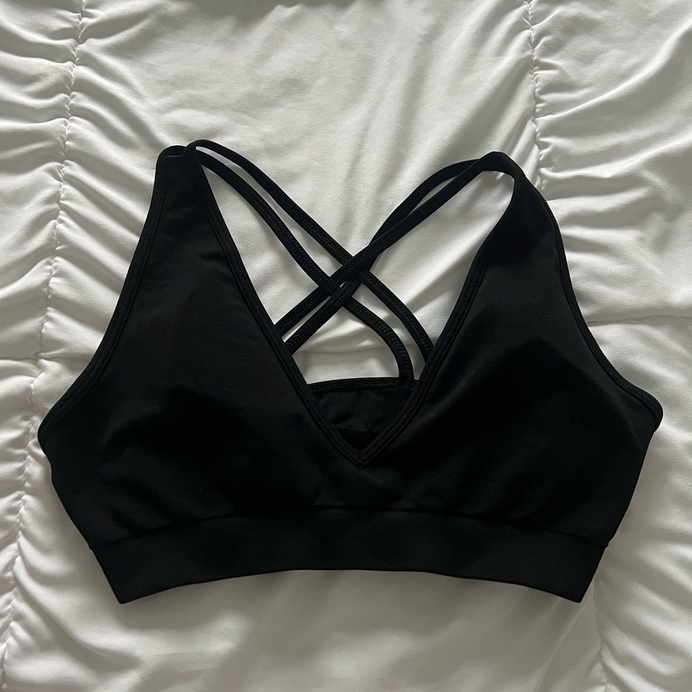 Alphalete Deep V Sports Bra